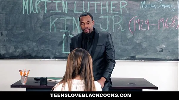 Meilleurs TeensLoveBlackCocks - Big Black Dicking le jour de MLK (Melissa Moore clips Films