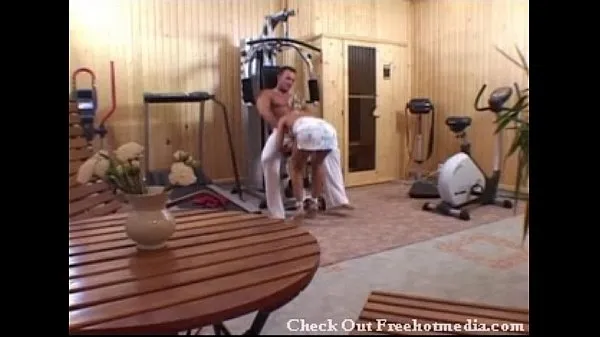 Bedste Fucking a Blonde in Home Gym after Workout filmklip