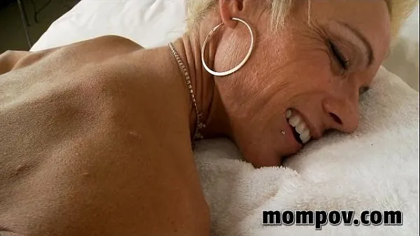 Meilleurs milf mature obtient éjaculation sur son cul clips Films