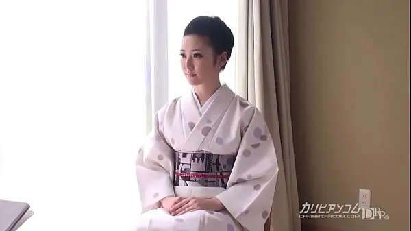 Najboljši The hospitality of the young proprietress-You came to Japan for Nani-Yui Watanabe posnetki, filmi