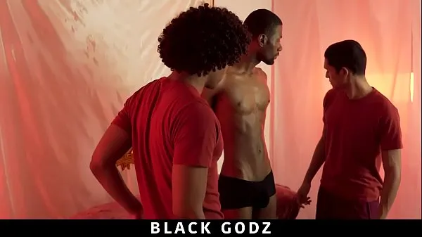 I migliori film BlackGodz - Stud BBC in forma viene adorato da due ragazzi clip