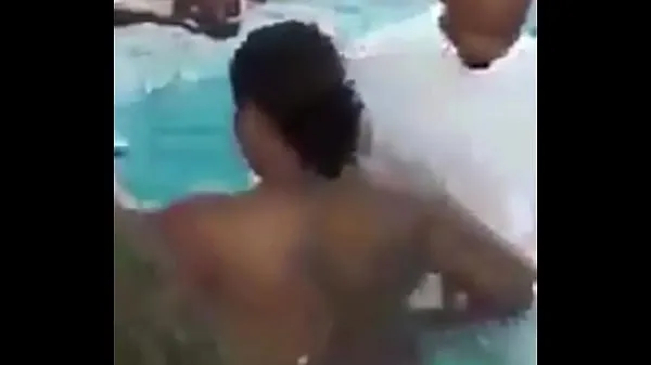 Melhores Pastor chupar e foder em uma piscina clipes de filmes