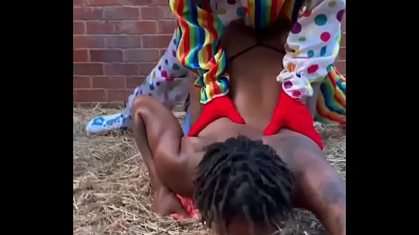 Najlepsze klipy Clown has sex with ebony girl on farm Filmy