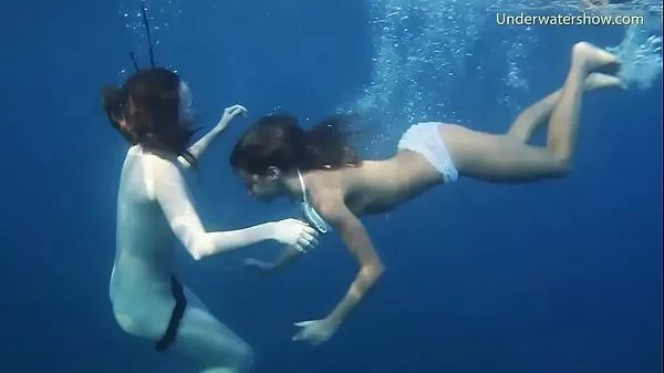 Meilleurs Filles nues à Tenerife s'amusant dans l'eau clips Films