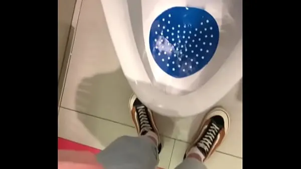 สุดยอด peeing in a urinal in a public toilet คลิป ภาพยนตร์