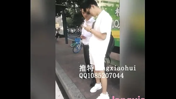 Melhores O professor Lang Xiaohui conecta os trabalhadores na estação de ônibus e os puxa de volta para o hotel para acasalar com outro Shao Ling-1 clipes de filmes