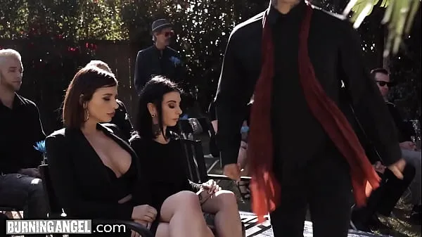 Najboljši BurningAngel Marley Brinx Seduces A DILF Into Fucking Her During His Wife's Burial posnetki, filmi