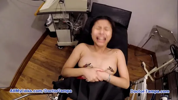 Mejores Conviértete en Doctor Tampa mientras la malcriada asiática Raya Nguyen irrumpe en la casa equivocada, es noqueada por el doctor y termina haciendo su primera porno - EXCLUSIVAMENTE clips de películas