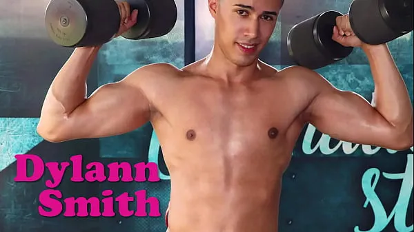 Best Dylann Smith - College Freshman Works Out His Biceps and Ass clips Movies