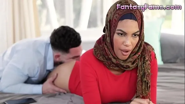 Najboljši Fucking Muslim Converted Stepsister With Her Hijab On - Maya Farrell, Peter Green - Family Strokes posnetki, filmi