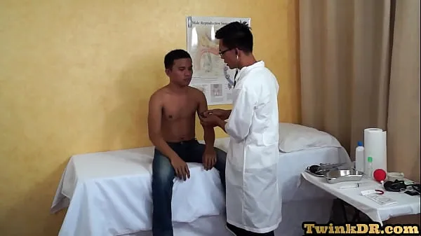 Najlepšie filmy (Slim Asian breeded by medic after exam and anal fingered)