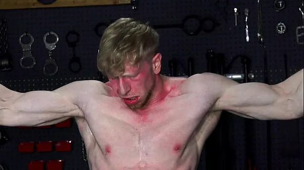 Beste Heißer junger Jock Jesse Stone im BDSM-Dungeon zu totaler Dominanz verurteiltClips aus Filmen