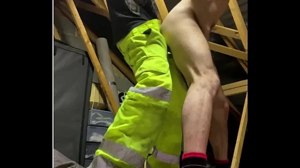 Beste jock twink lutscht britische chavs großen schwanz in hallo visability uniform kurz bevor er stundenlang ohne bareback gefickt wirdClips aus Filmen