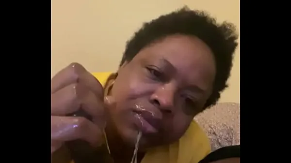Najboljši Mature ebony bbw gets throat fucked by Gansgta BBC posnetki, filmi