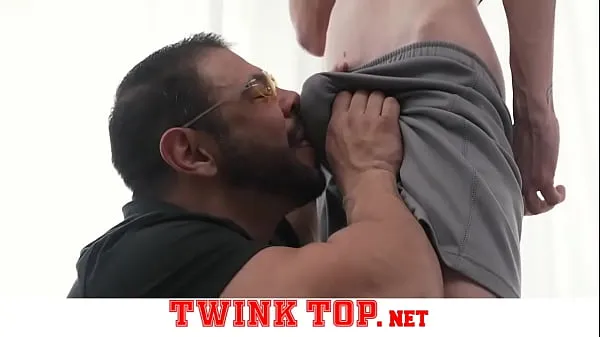 أفضل Latino bear ass fucked by cute skinny twink مقاطع الأفلام