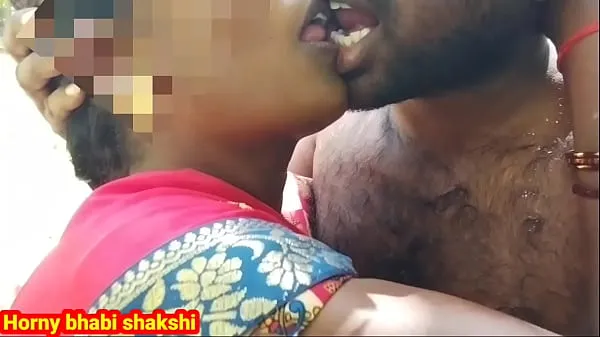 Beste Sexy tamilische junge Frau Training im Wald mit Küssen, Fingern und Ficken mit FremdenClips aus Filmen