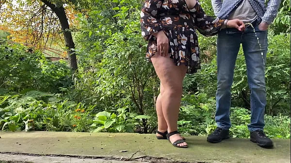 最棒的 Stepmom knows exactly what she is doing with my dick on the street 片段 电影 