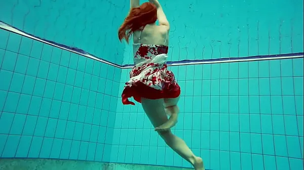 Meilleurs La polonaise sexy Marketa nue dans la piscine clips Films