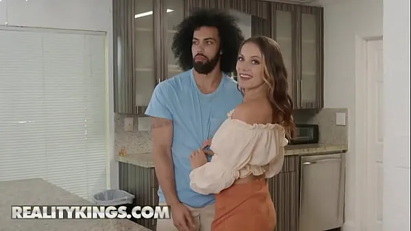 JC Wilds Is So Turned On With Her Hot Neighbor James Angel Finally Gets What She Wants, His Big Cock - Reality Kings Filem klip terbaik