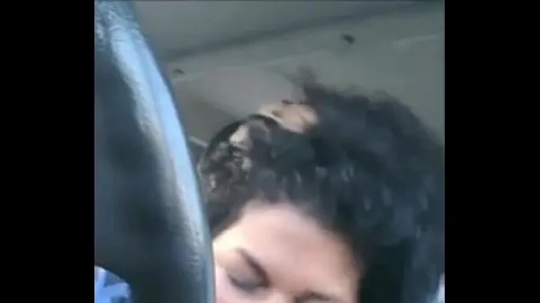 Melhores Fat Latina chupa o pau do namorado no carro e faz tratamento facial clipes de filmes