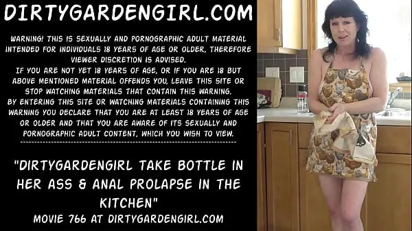 Beste Dirtygardengirl nimmt Flasche in ihren Arsch und Analprolaps in der KücheClips aus Filmen