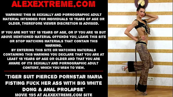 Mejores La estrella porno perforada con traje de tigre Maria Fisting se folla el culo con una gran polla blanca y prolapso anal clips de películas