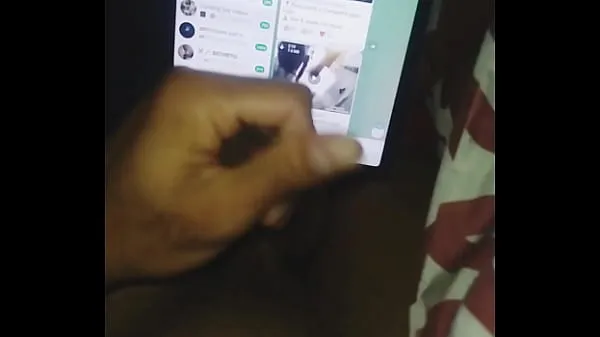 สุดยอด Horny Latino hunk masturbating watching porn คลิป ภาพยนตร์