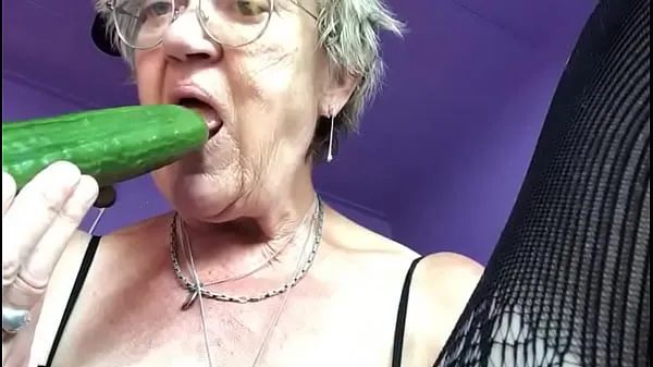 Najlepsze klipy Grandma plays with cucumber Filmy