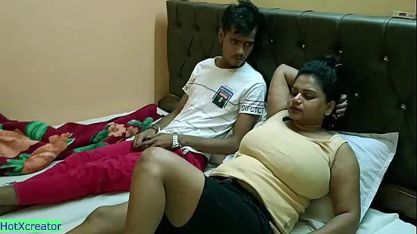 Лучшие Индийская горячая сводная сестра в домашнем сексе! Семейный фэнтезийный секс клипы Фильмы