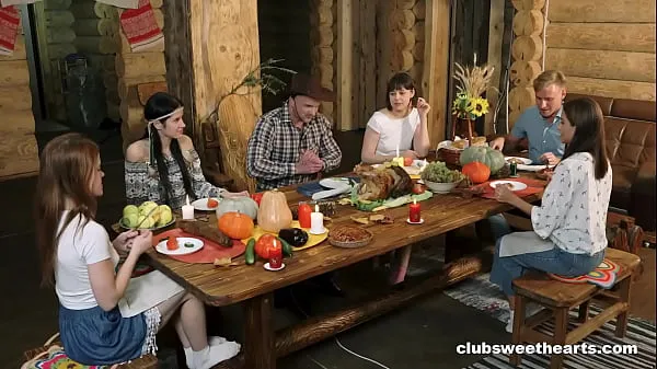 أفضل Thanksgiving Dinner turns into Fucking Fiesta by ClubSweethearts مقاطع الأفلام