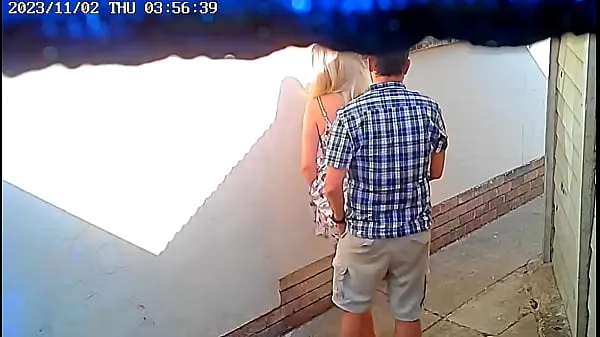 Beste Mutiges Paar beim öffentlichen Ficken vor CCTV-Kamera erwischtClips aus Filmen